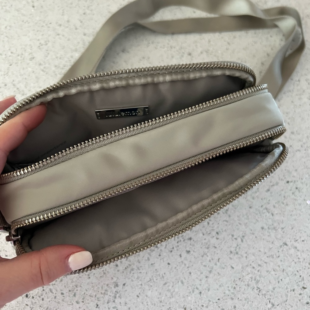 LULULEMON Camera Bag crossbody. NWOT. Sold out Raw Linen color! - Picture 2 of 4
